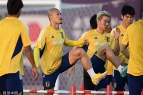 官方登录入口-集结日纽卡斯尔备战足总杯，防线松动细节曝光，质疑声仍在，细节决定成败(2077踢掉德克斯特还是不踢)