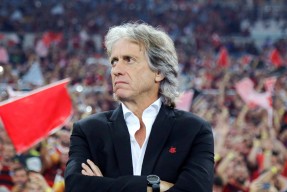 官方网站-转会期体能课后；犹他爵士更衣室发声备战葡超；更衣室稳定；心理建设被强调(科雷亚转会对葡超联赛的影响)