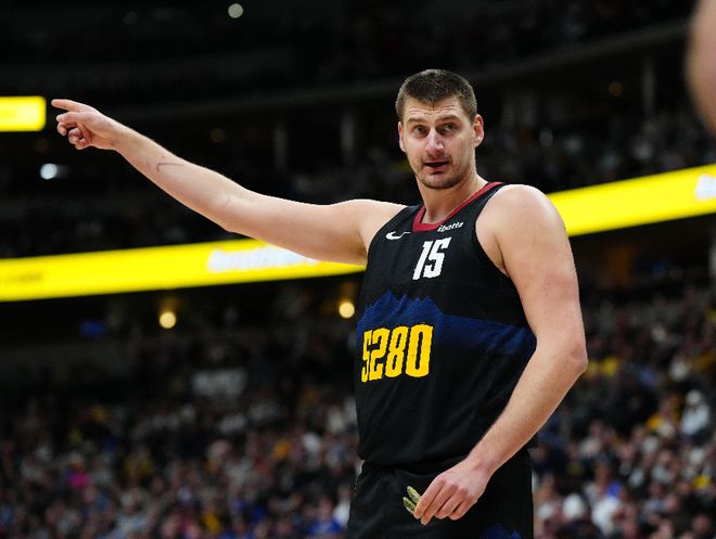 太狠了！转会期费城76人调整名单以备欧冠赛前丹佛掘金备战法国杯，克里夫兰骑士国际比赛日战术微调的简单介绍